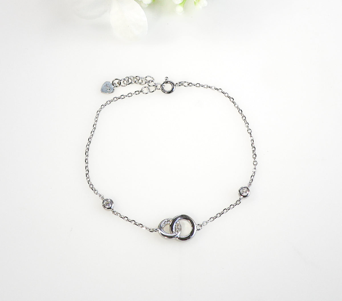 Interlocked Pave Circles Bracelet