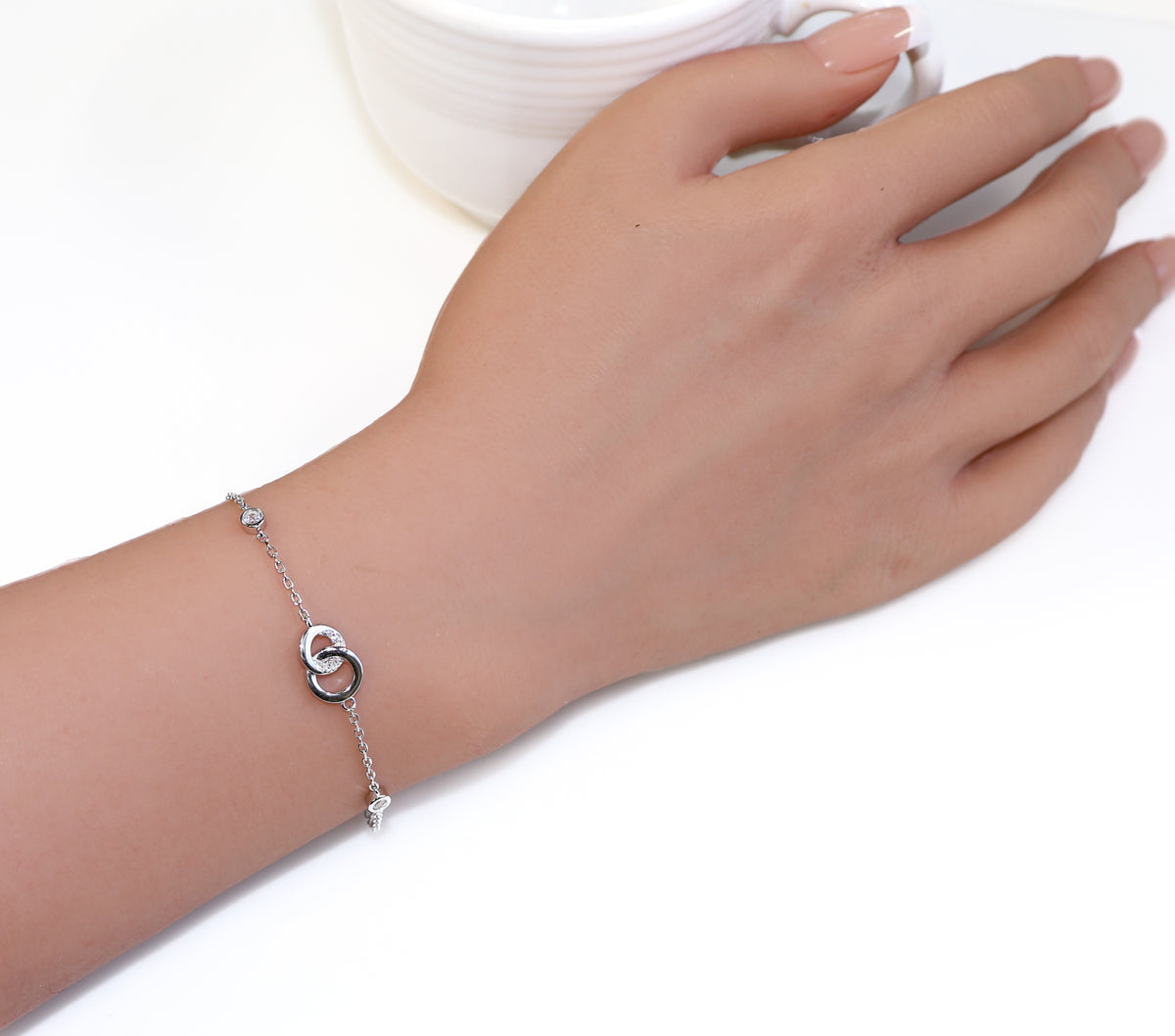Interlocked Pave Circles Bracelet